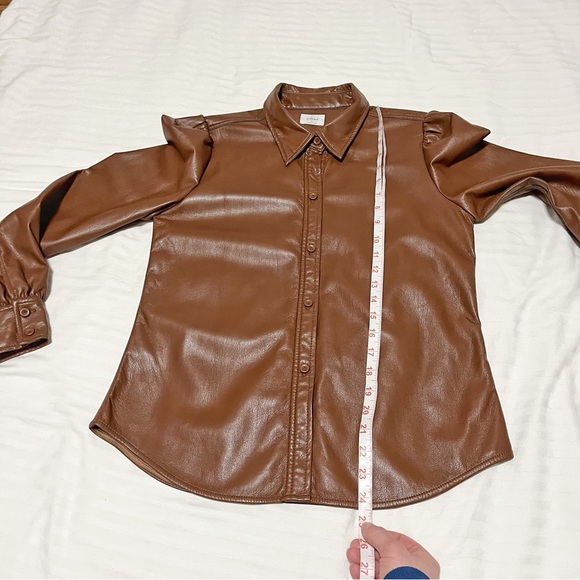 Aritzia Wilfred Mila Faux Leather Puff Sleeve Button Down Shirt Brown sz Small - Picture 14 of 15